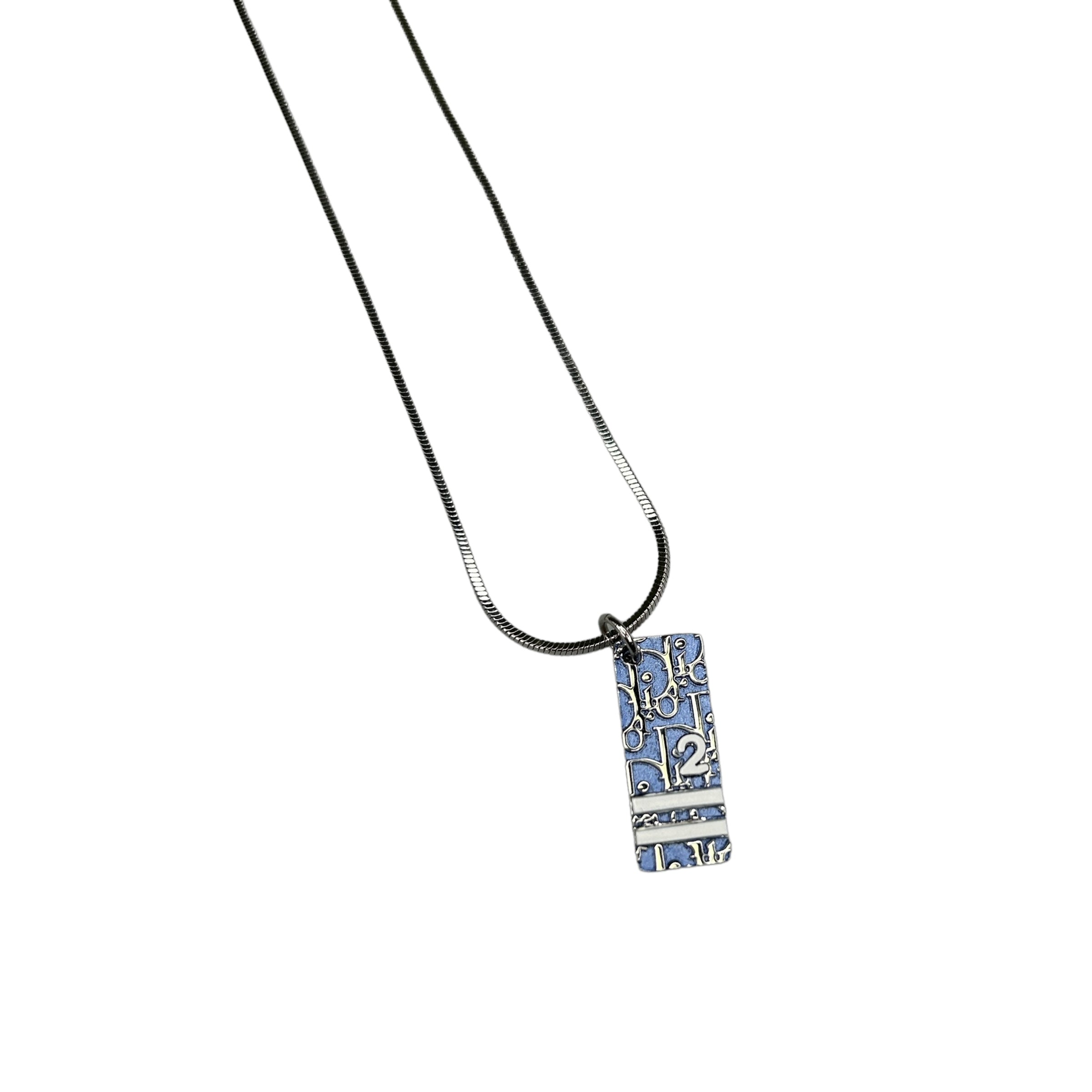 DIOR BLUE TROTTER PLATE NECKLACE IE3JR