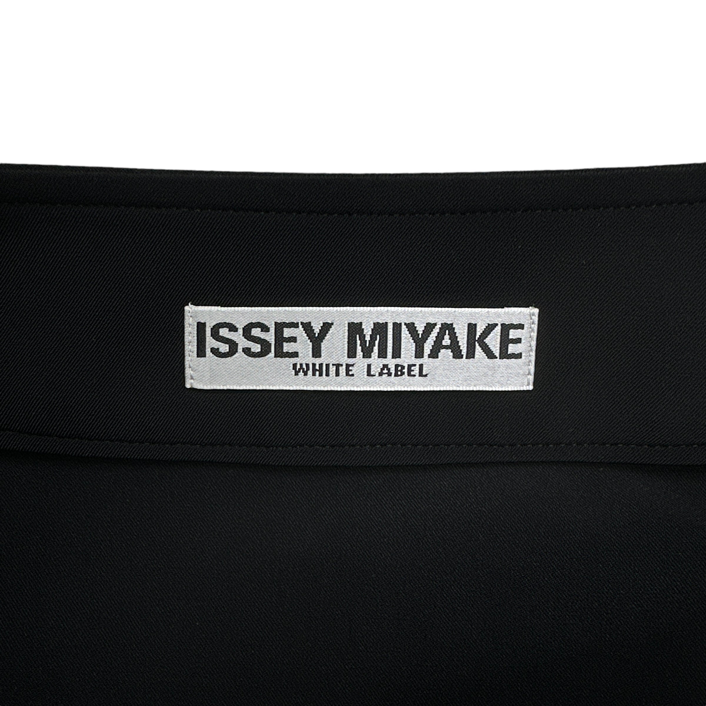 ISSEY MIYAKE WHITE LABEL NYLON SKIRT