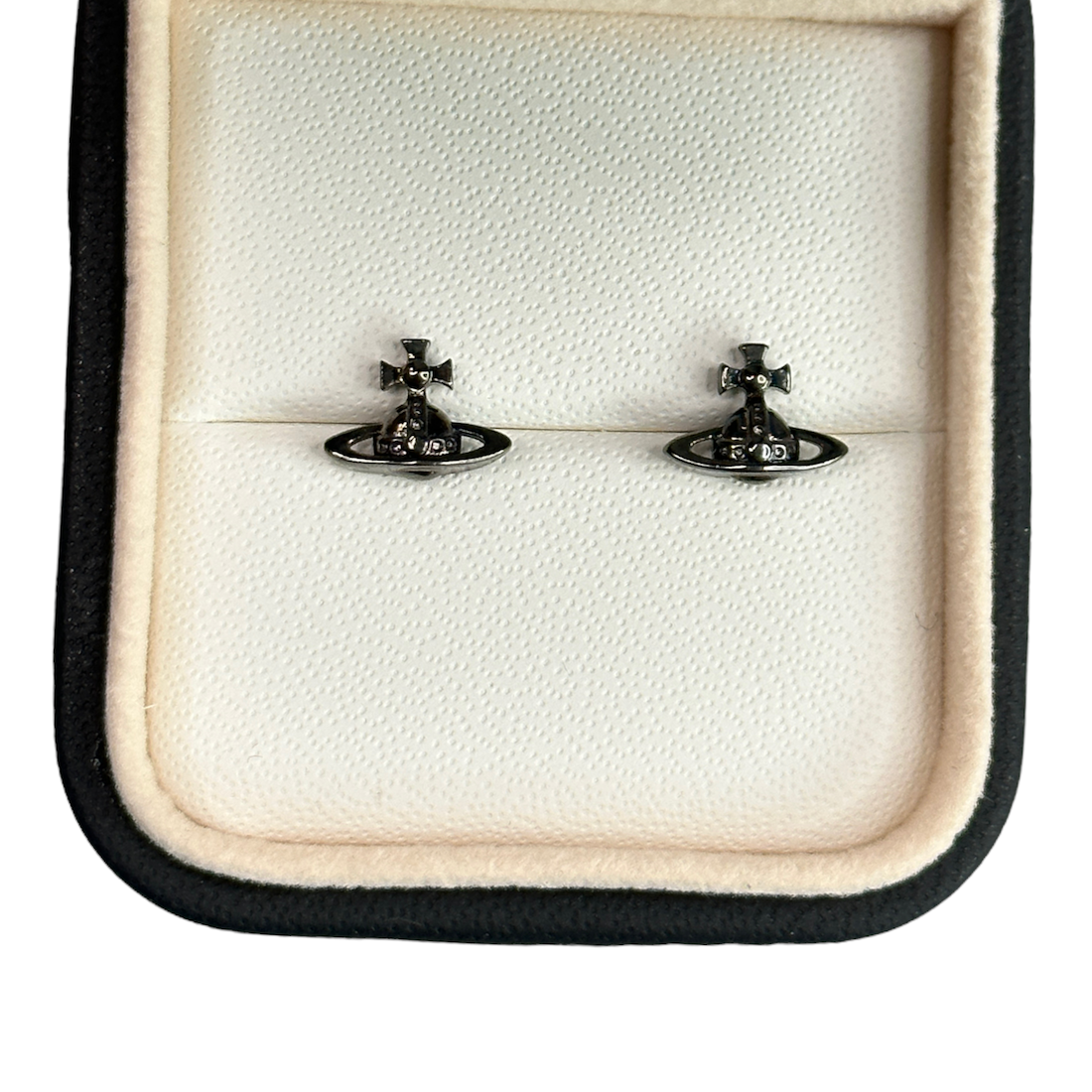 (NEW) VIVIENNE WESTWOOD LORELI STUD EARRINGS - RUTHENIUM (BRASS)