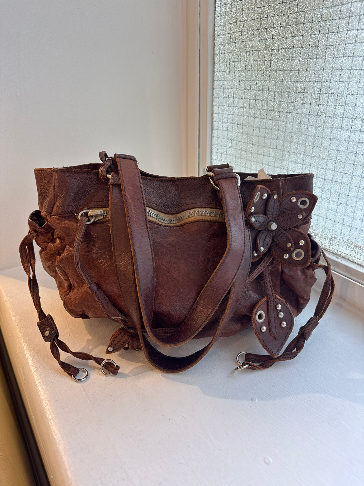 MIU MIU FLORAL MOTIF LEATHER SHOULDER BAG - BROWN