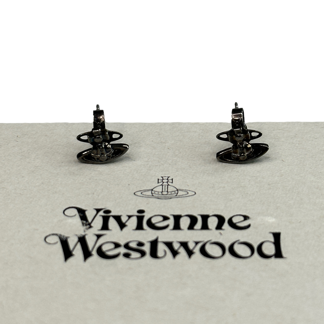 (NEW) VIVIENNE WESTWOOD LORELI STUD EARRINGS - RUTHENIUM (BRASS)