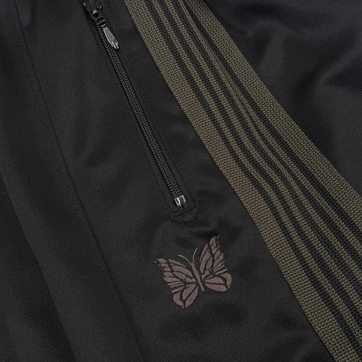 (NEW) NEEDLES H.D TRACK PANTS - BLACK / OLIVE