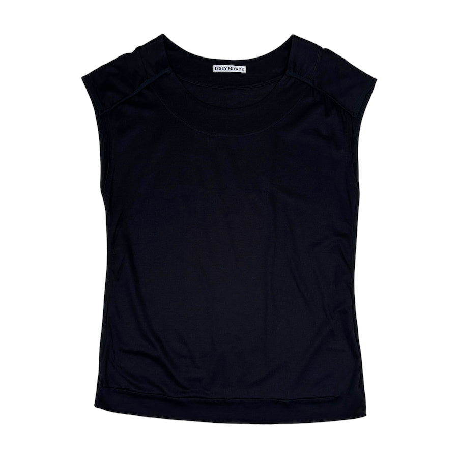 ISSEY MIYAKE SLEEVELESS TOP