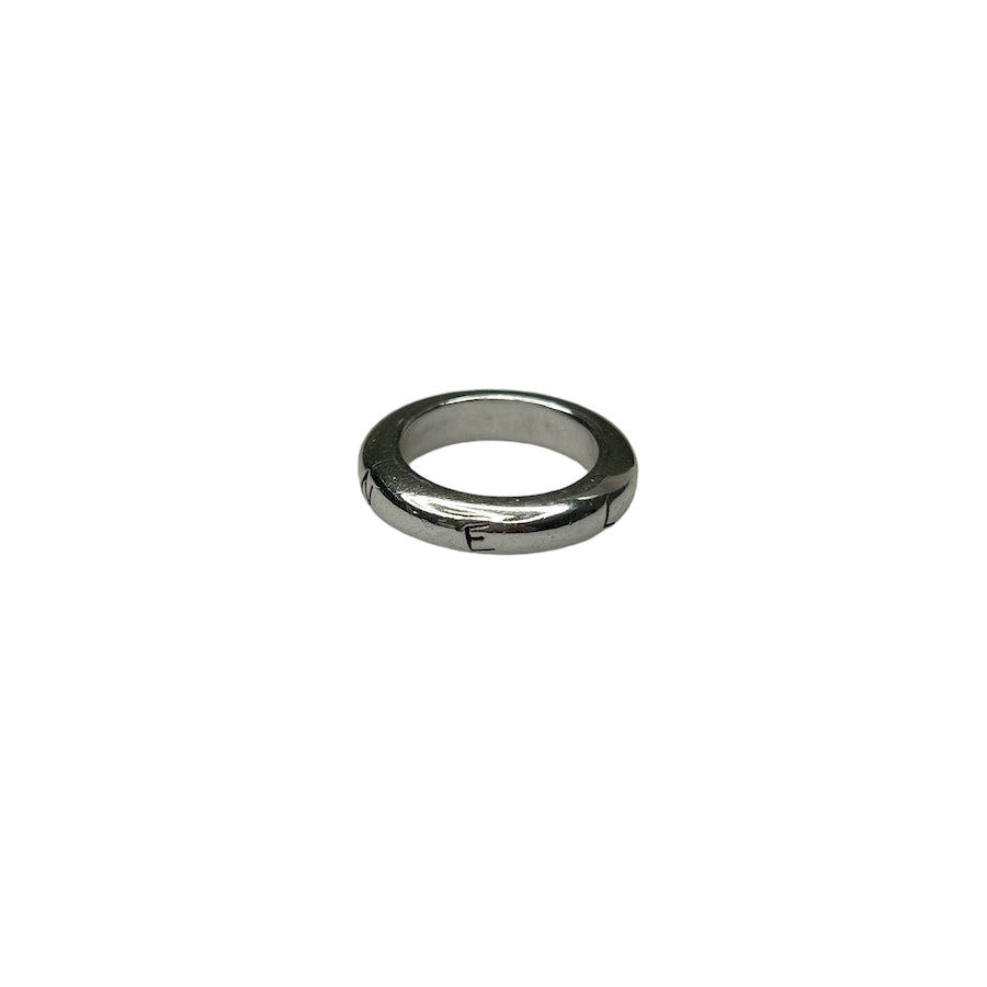 CHANEL NARROW BAND SILVER LETTER RING