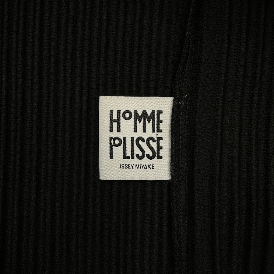 (2) ISSEY MIYAKE HOMME PLISSE T-SHIRT