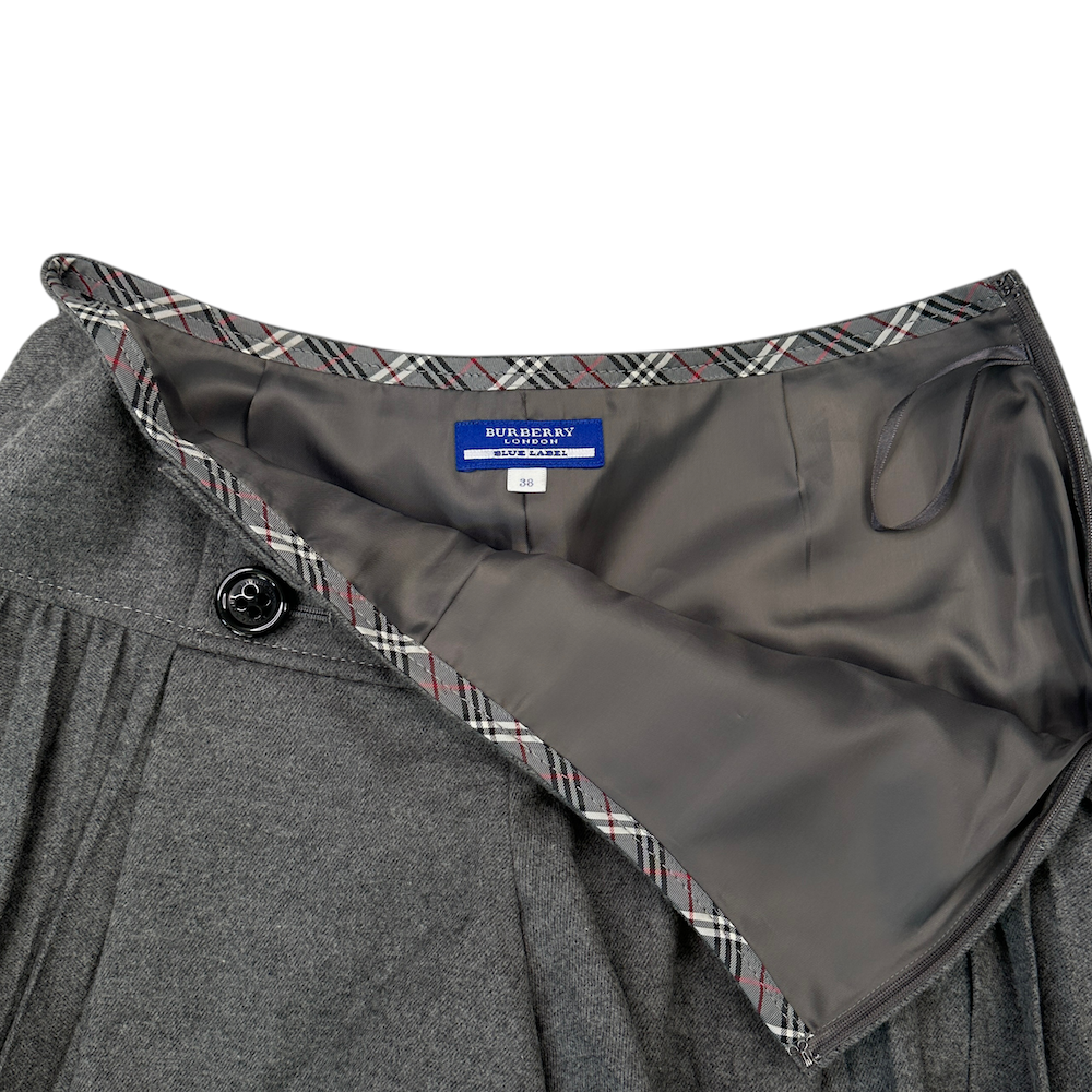 (38) BURBERRY BLUE LABEL WOOL BLEND SKIRT