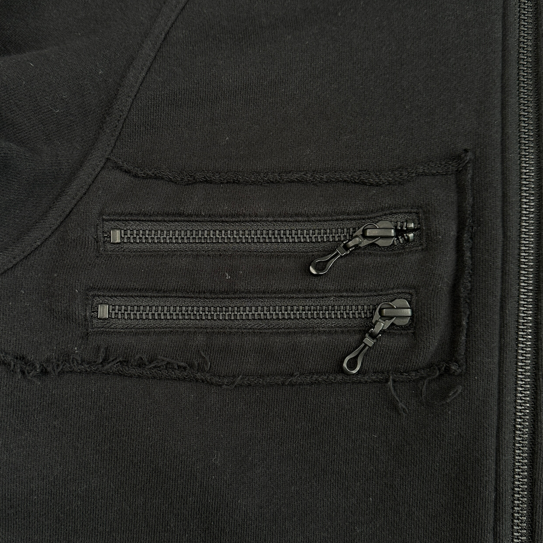 (L) SEMANTIC DESIGN "LOVE & PEACE" ZIP HOODIE - BLACK