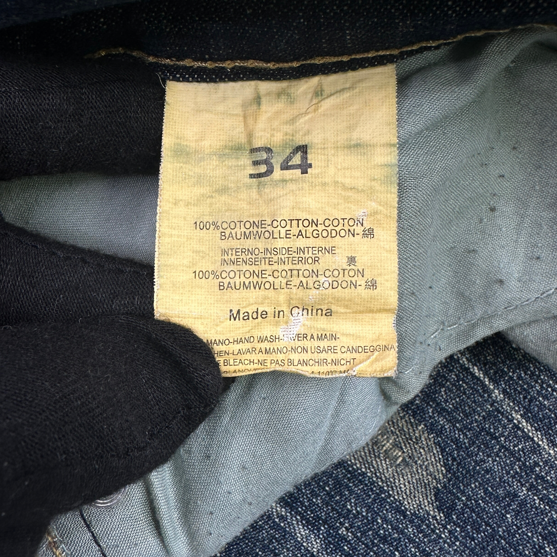 (34) DSQAURED2 DISTRESSED BOOTCUT DENIM