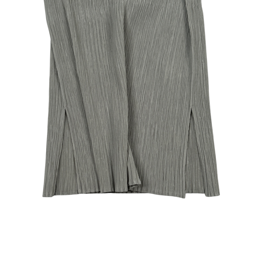 ISSEY MIYAKE PLEATED TANK TOP - LIGHT GREY
