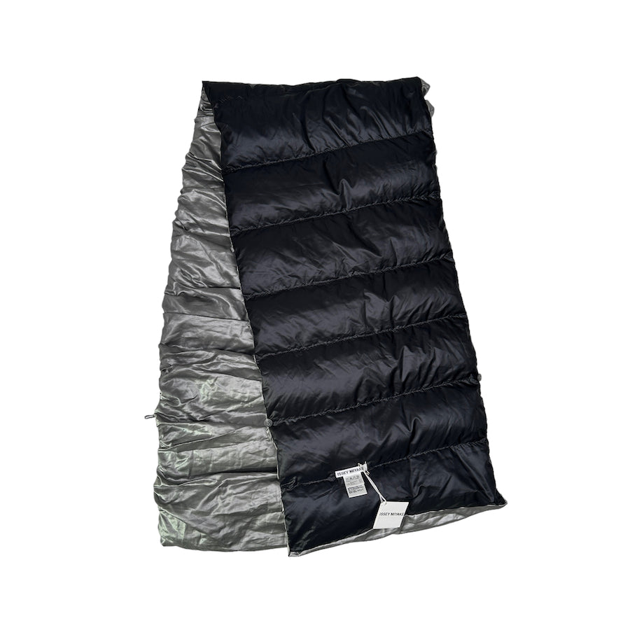 (NEW) ISSEY MIYAKE PUFFER DOWN SCARF - SILVER / BLACK