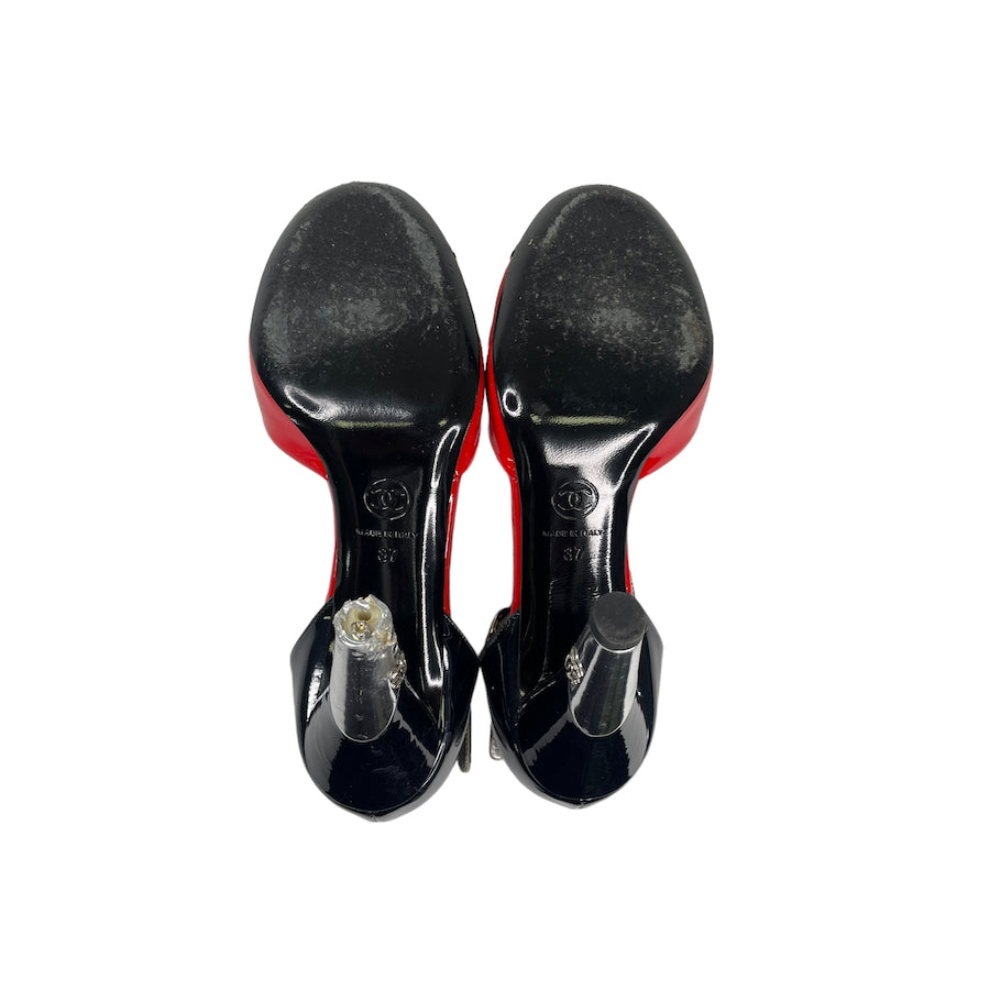 CHANEL BLACK/RED PATENT LEATHER PUMPS