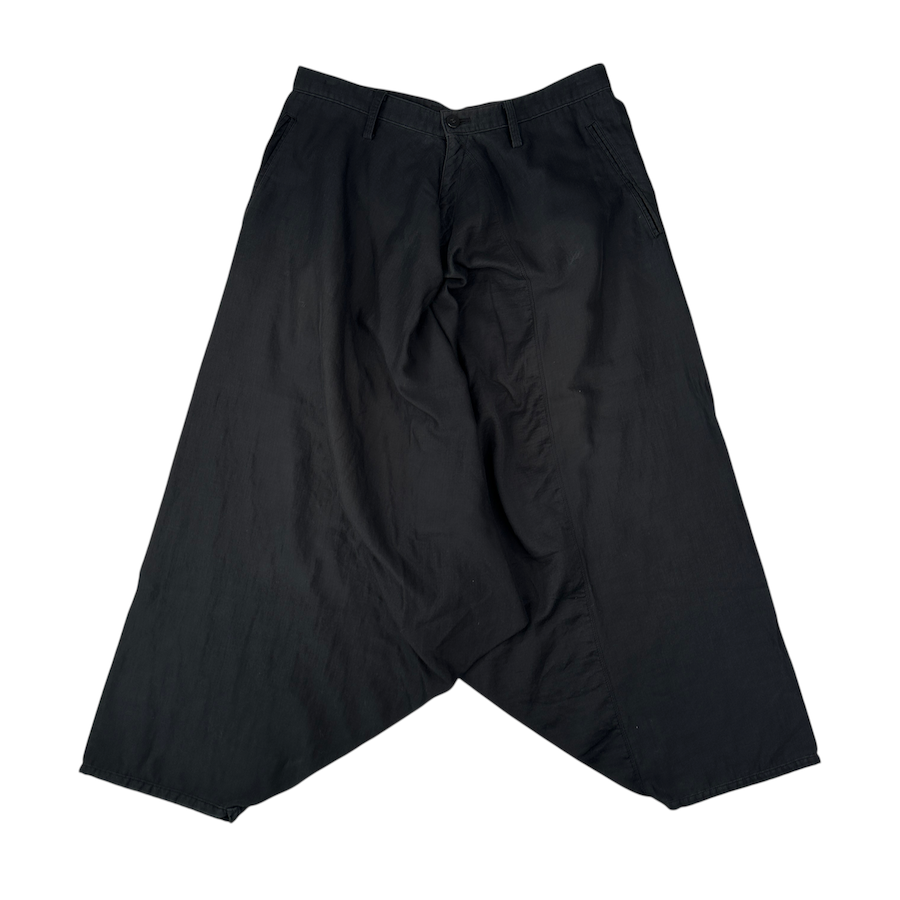 ISSEY MIYAKE MEN SAROUEL SHORTS