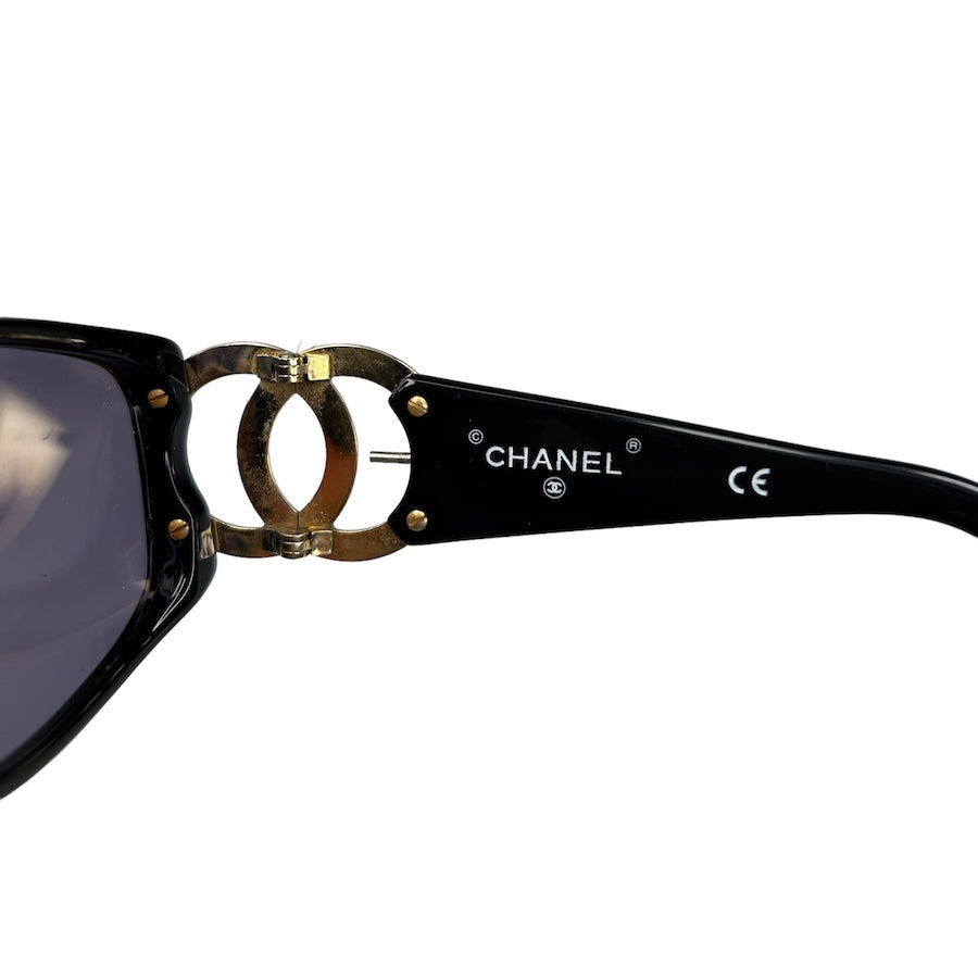 CHANEL GOLD CC LOGO SUNGLASSES - BLACK