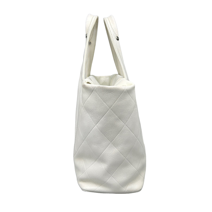 CHANEL WHITE LEATHER STITCHED CC LOGO TOTE BAG