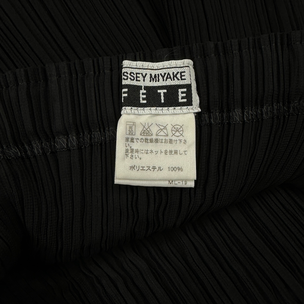 ISSEY MIYAKE FETE PLEATED SKIRT - BLACK