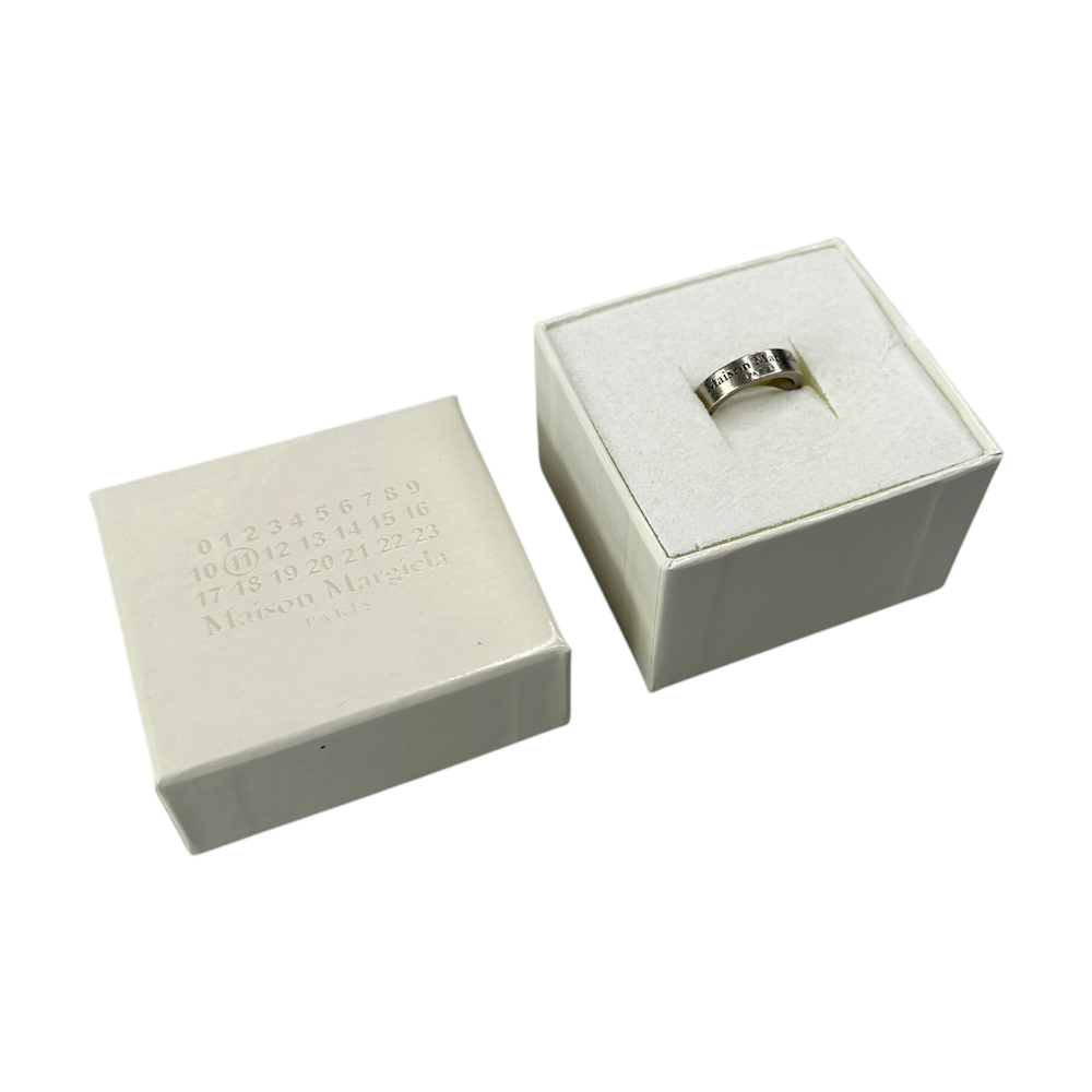 (6) MAISON MARGIELA BAND RING