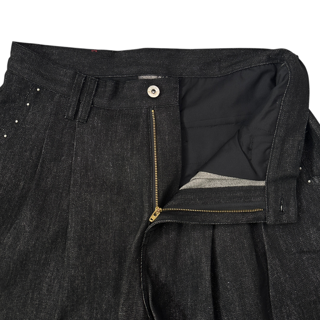 (NEW) PERUSHU STUDDED DENIM SHORTS - BLACK