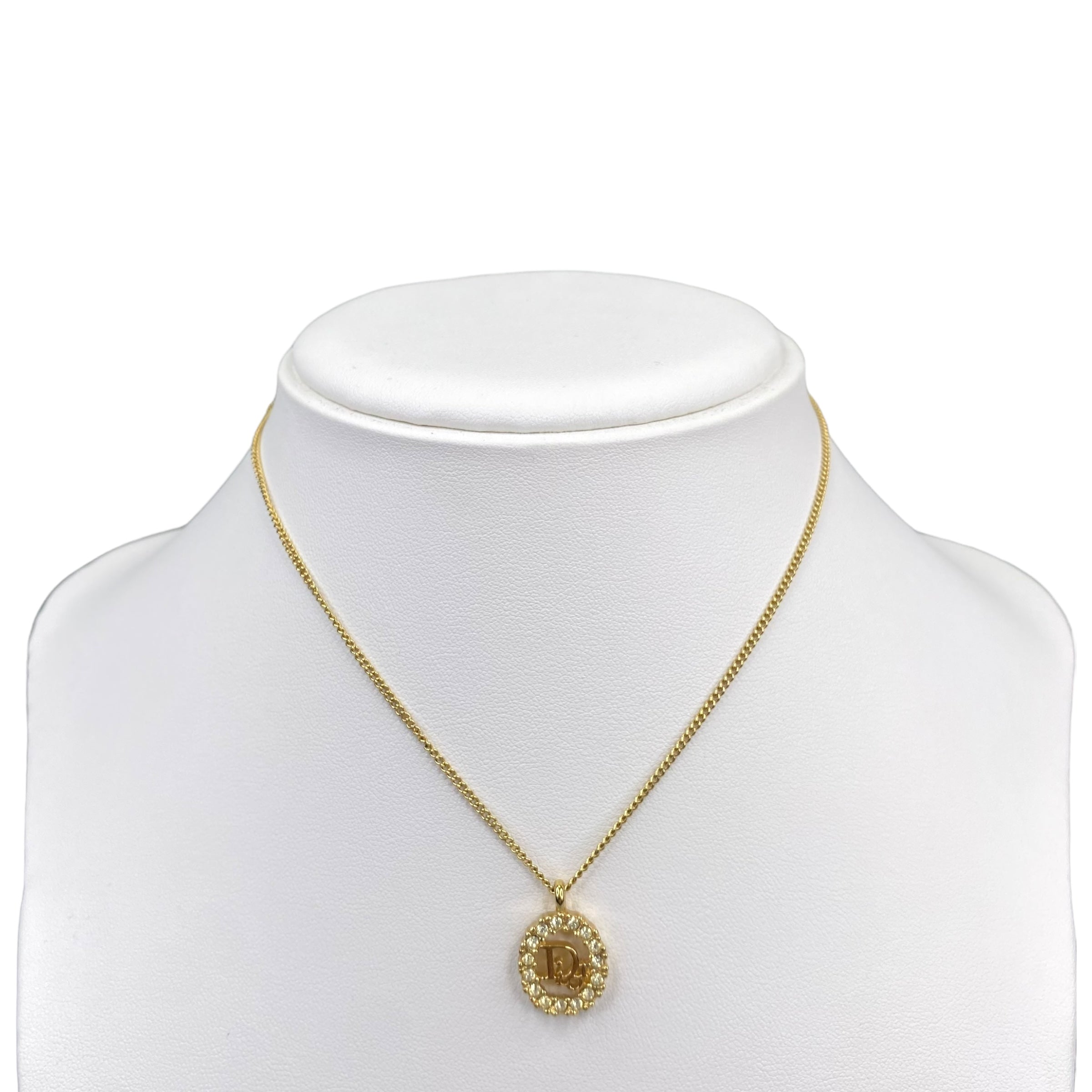 DIOR RHINESTONE ENCRUSTED OVAL OBLIQUE PENDANT NECKLACE GOLD-PLATED