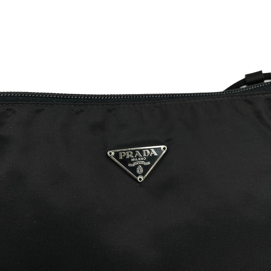 PRADA BLACK NYLON POCHETTE BAG (58) FG287R