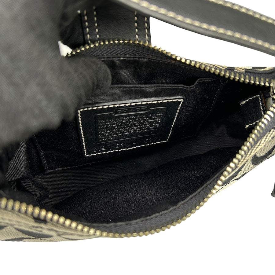 COACH BLACK / GREY SIGNATURE CANVAS BUCKLE POCHETTE BAG