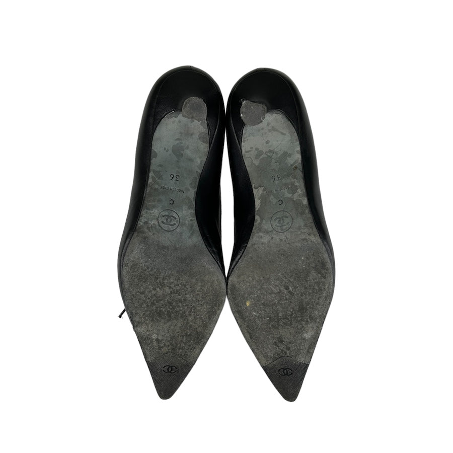 CHANEL BLACK LEATHER / PATENT LEATHER KITTEN HEELS