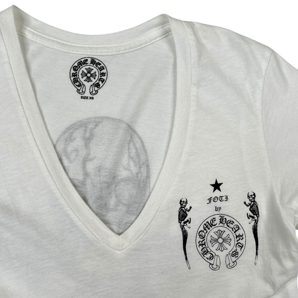 CHROME HEARTS FOTI V-NECK T-SHIRT – Top Floor Gallery CHROME HEARTS FOTI V-NECK T-SHIRT – Top Floor Gallery